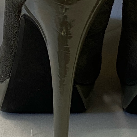 Delicious Gray Suede Platform Stiletto Heels 9 - Picture 11 of 16